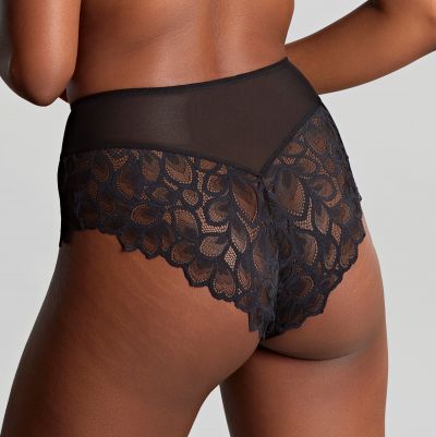 Panache Allure Deep Brief -alushousut Black & Latte Keskikorkeat pitsialushousut Allure-sarjaan. 36-46 10764-B&L