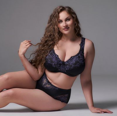 Plaisir Lingerie Beate UW Soft Full Cup -rintaliivit Black & Violet (ENNAKKOTILAUS 13.9.) Kaarituettu, toppaamaton, joustopitsinen täyskuppiliivi. 80-110 D-H 619431-29/VIO